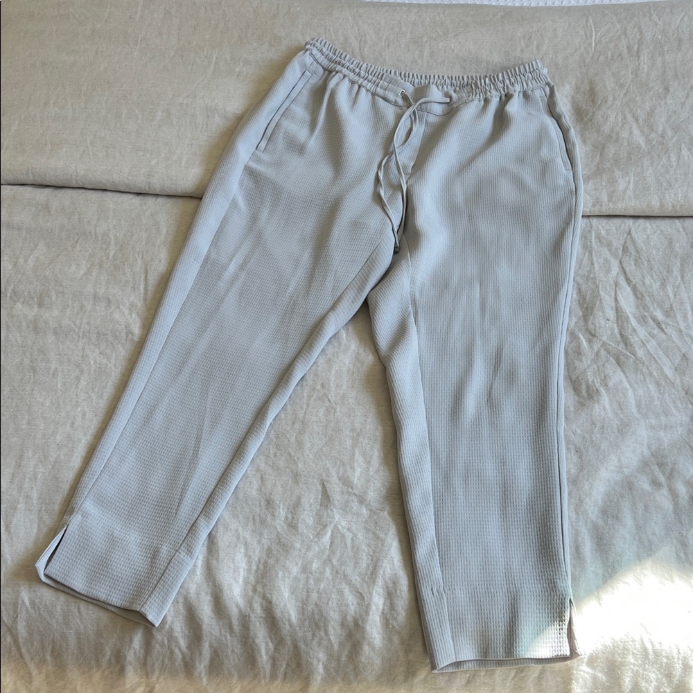 H&M Women’s Light Gray Cropped Pants